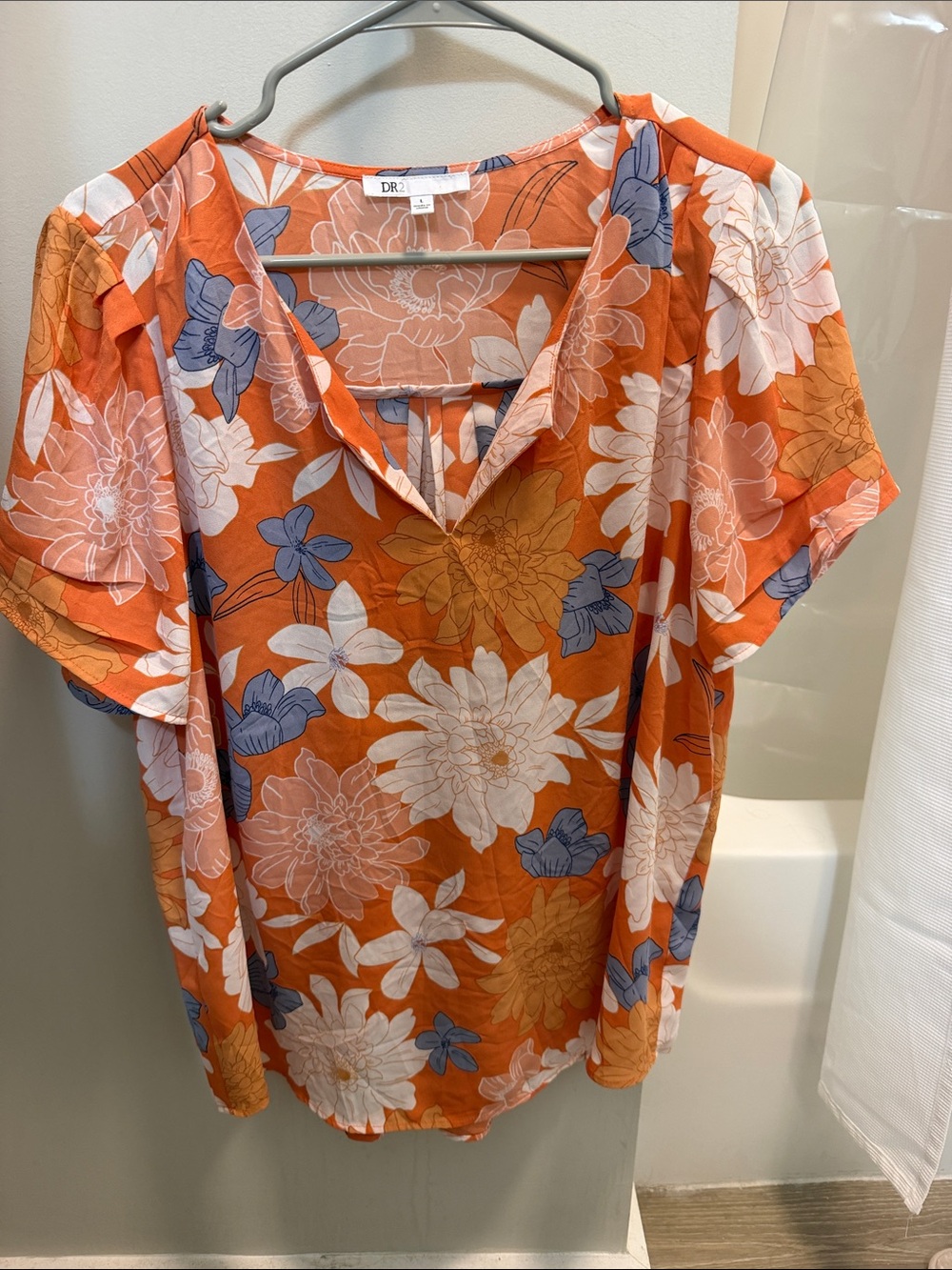DR2 Orange Floral Split-Neck Short Sleeve Blouse